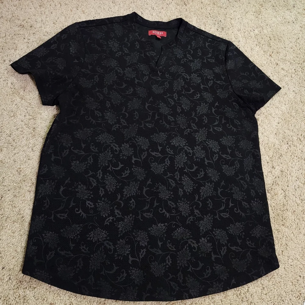 Guess Los Angeles Men's Black Floral-Texture Short-Sleeve Notch-Neck Sz L - Picture 2 of 11